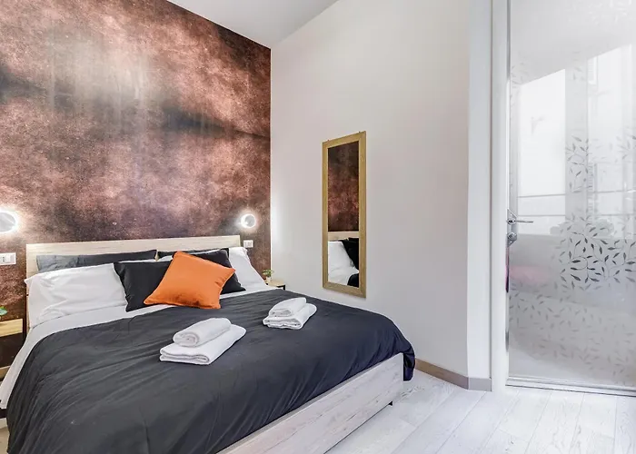 Classy 2-bdr In Termini District *