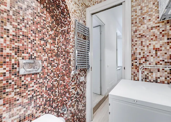 Classy 2-bdr In Termini District Appartement