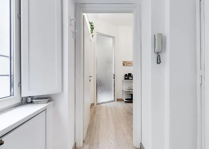 Classy 2-bdr In Termini District Appartement *