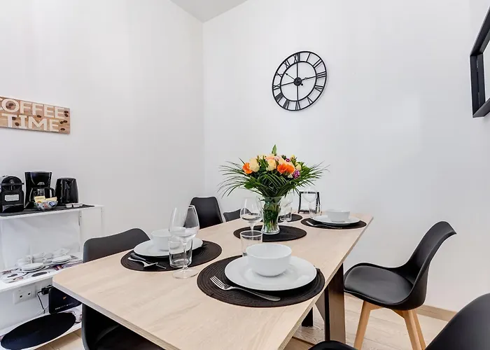 Classy 2-bdr In Termini District * Rome