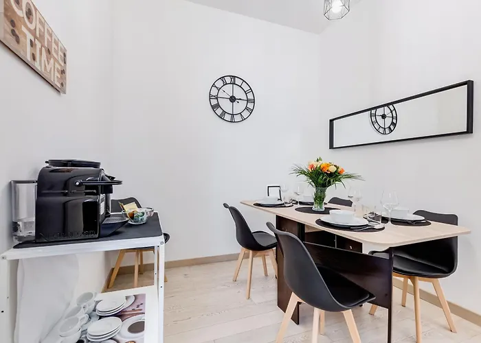 Classy 2-bdr In Termini District Appartement Rome