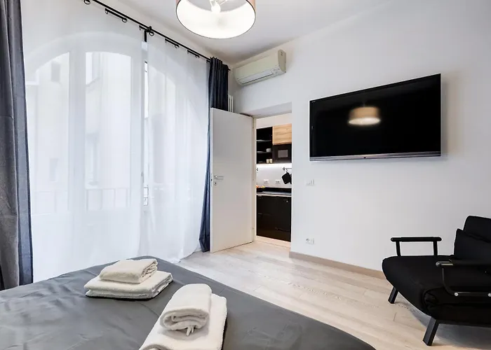 Classy 2-bdr In Termini District * Rome