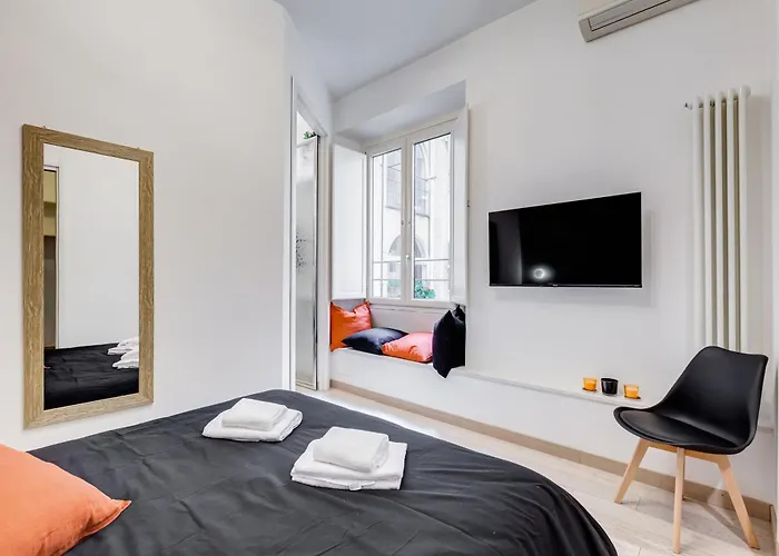 Classy 2-bdr In Termini District Appartement