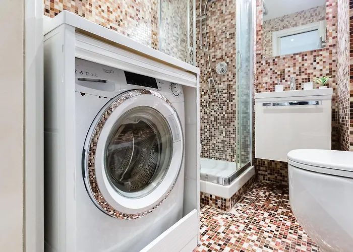Classy 2-bdr In Termini District