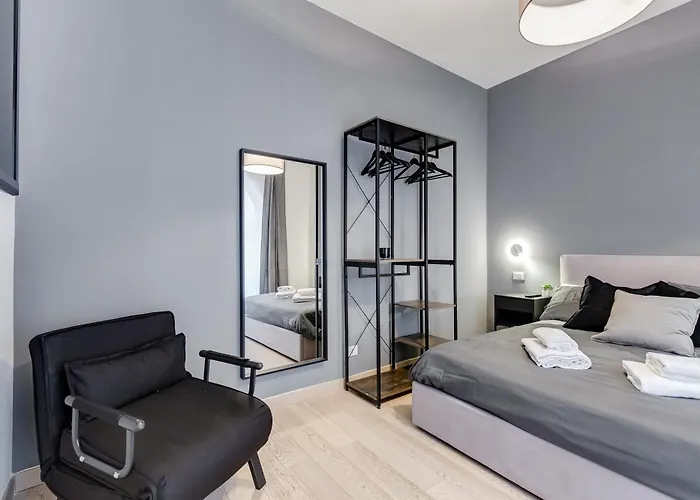 Classy 2-bdr In Termini District Appartement